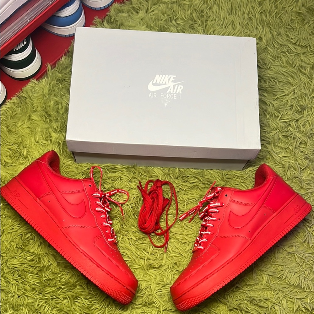 Nike Air Force 1 (Red)